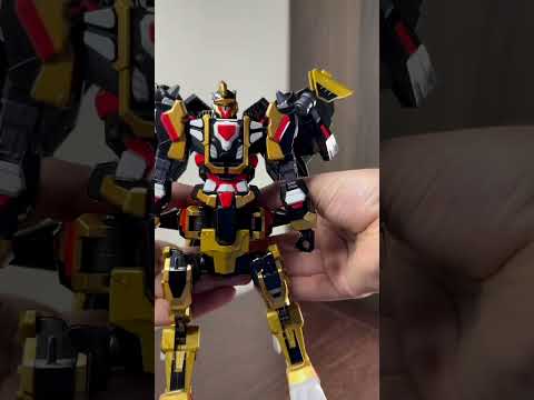 Official YouTube thumbnail for “Metal Cardbot Night Griffin Card Weapon”.